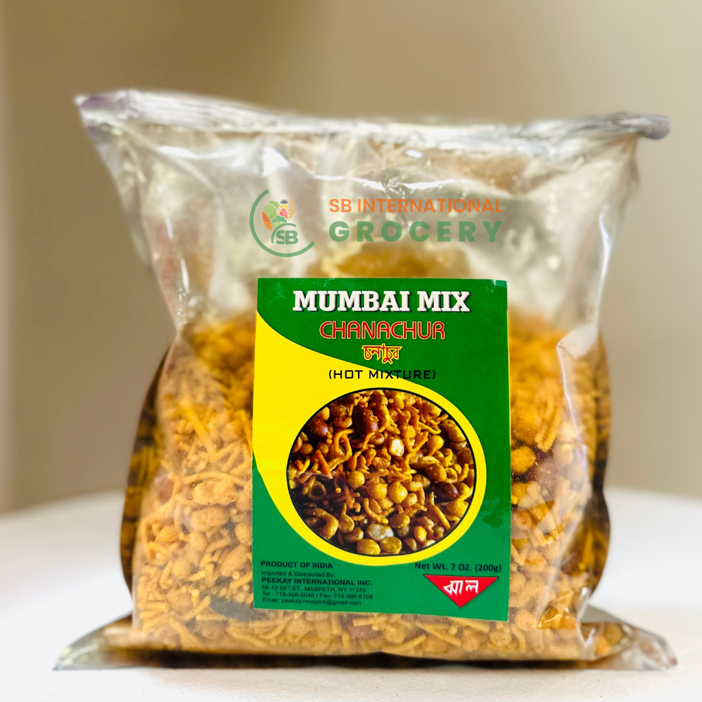 Crunchy Mumbai Mix Chanachur with lentils, peanuts, and sev – perfect for Nepali chatpate
